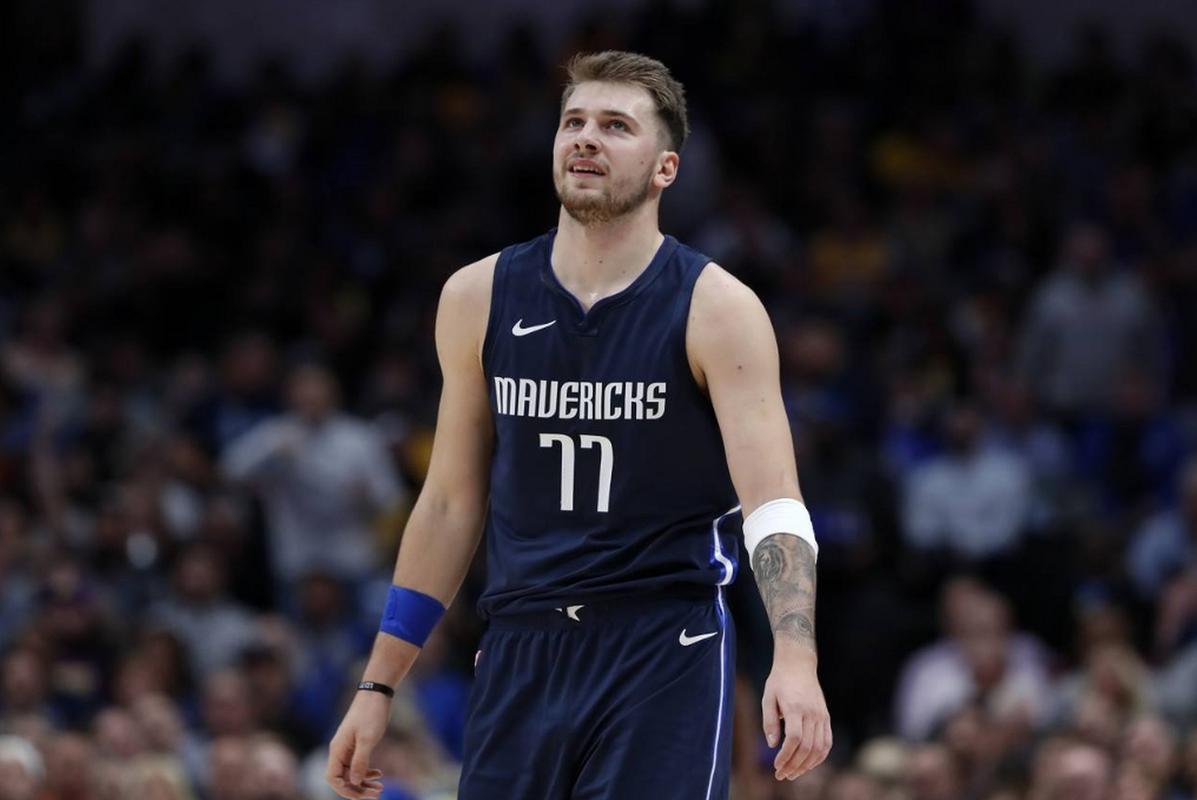 高居榜首的 高居榜首的