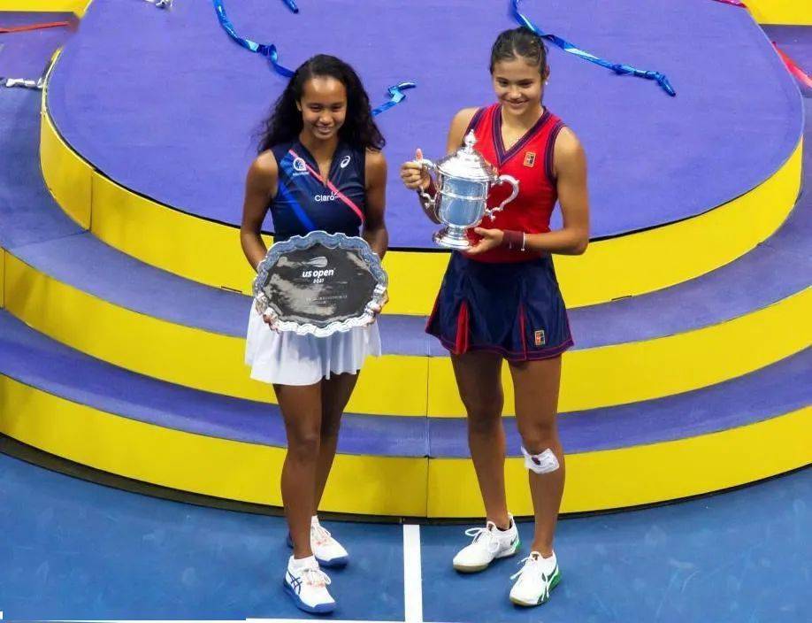 正在通过自 正在通过自