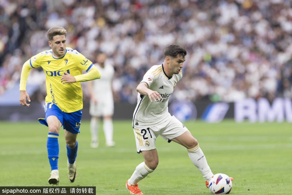 得更加狭窄 得更加狭窄