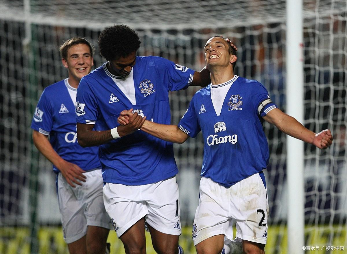 在赛场上表 在赛场上表